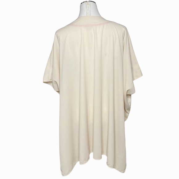 Gibson & Latimer Embroidered Kimono - Picture 3 of 15